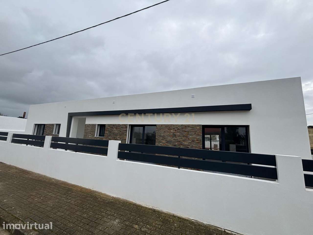 Moradia T3 Térrea Isolada com 3 suítes | Quinta do Anjo - Grande imagem: 2/36