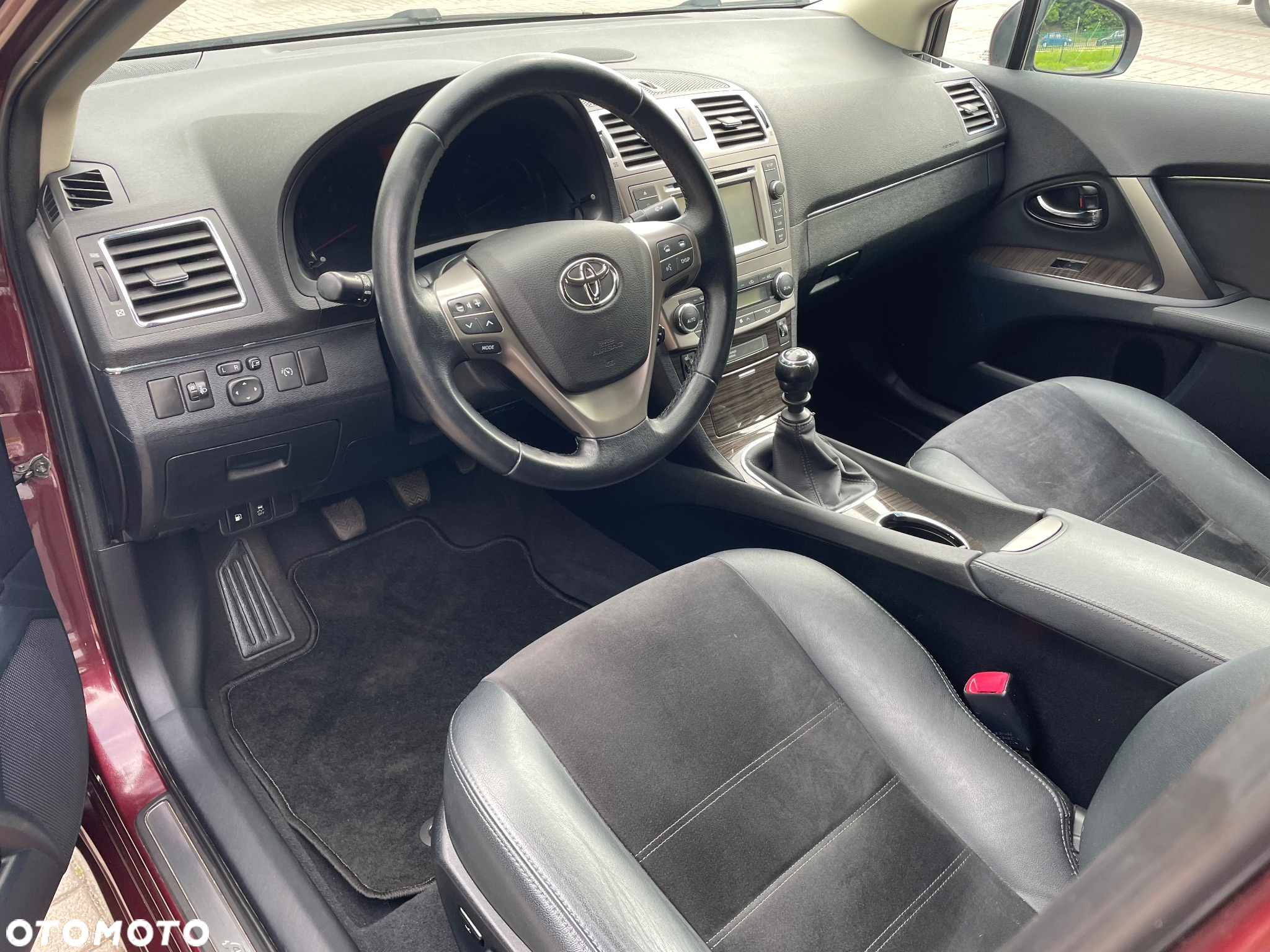 Toyota Avensis 1.8 Executive - 14