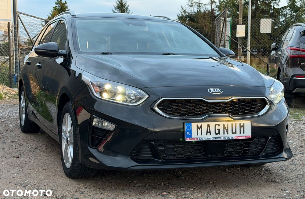 Kia Ceed 1.6 CRDi 136 ISG Dream-Team Edition - 2