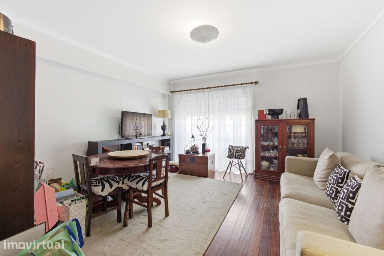 Apartamento T3 com quintal e garagem para 2 carros - Grande imagem: 4/34
