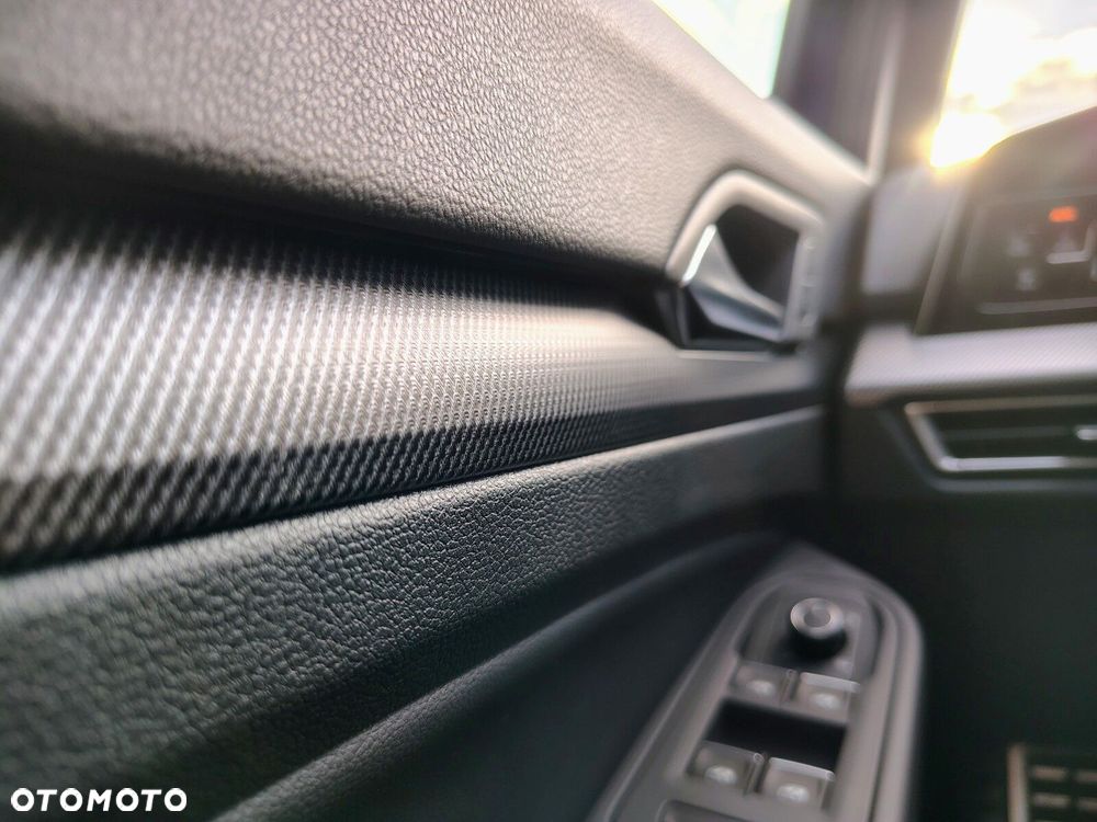 Volkswagen Golf - 28