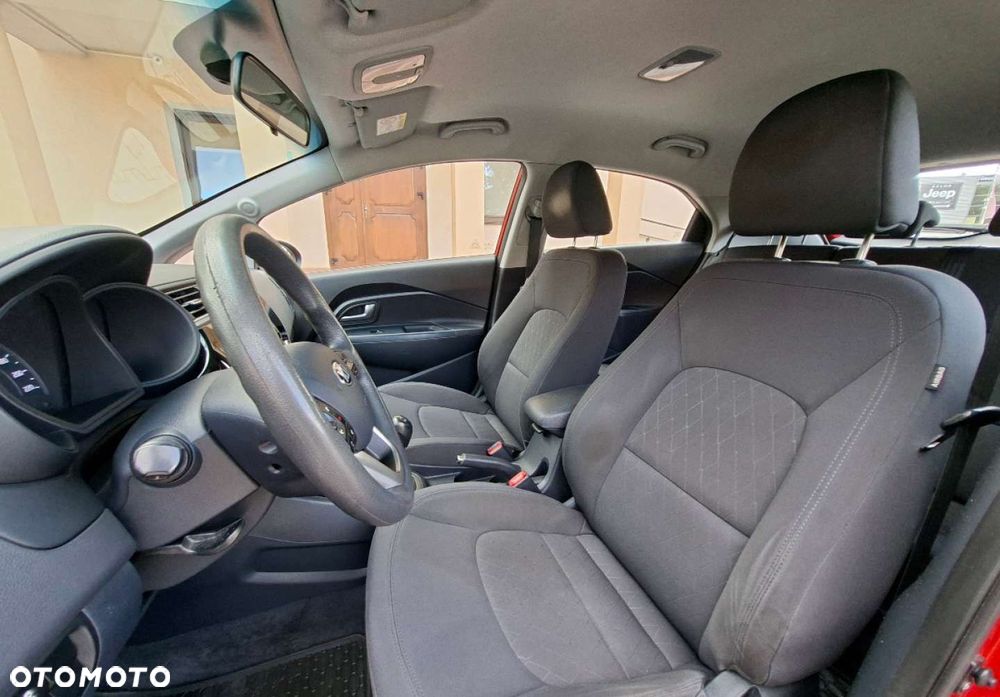 Kia Rio - 21