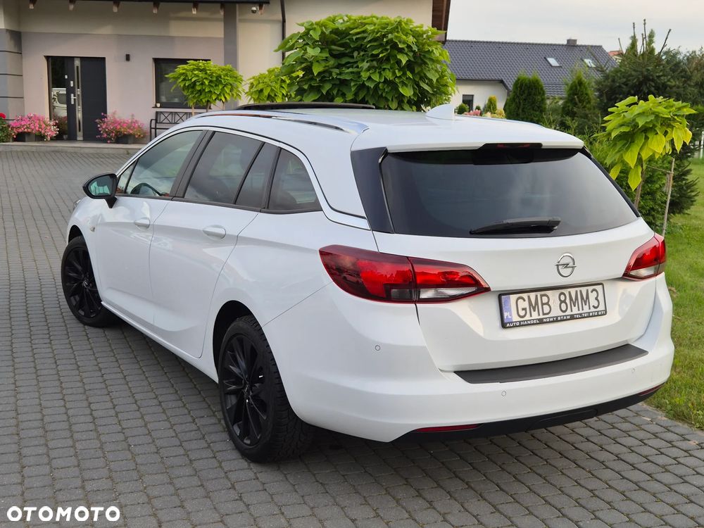 Opel Astra 1.6 D (CDTI) Dynamic - 3