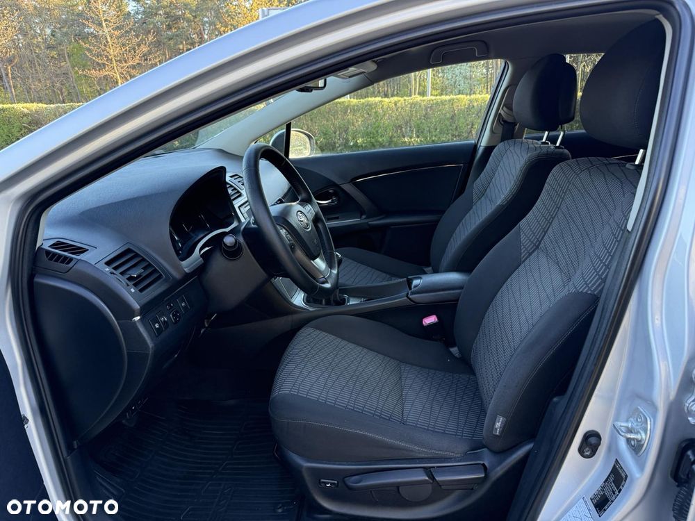 Toyota Avensis - 15