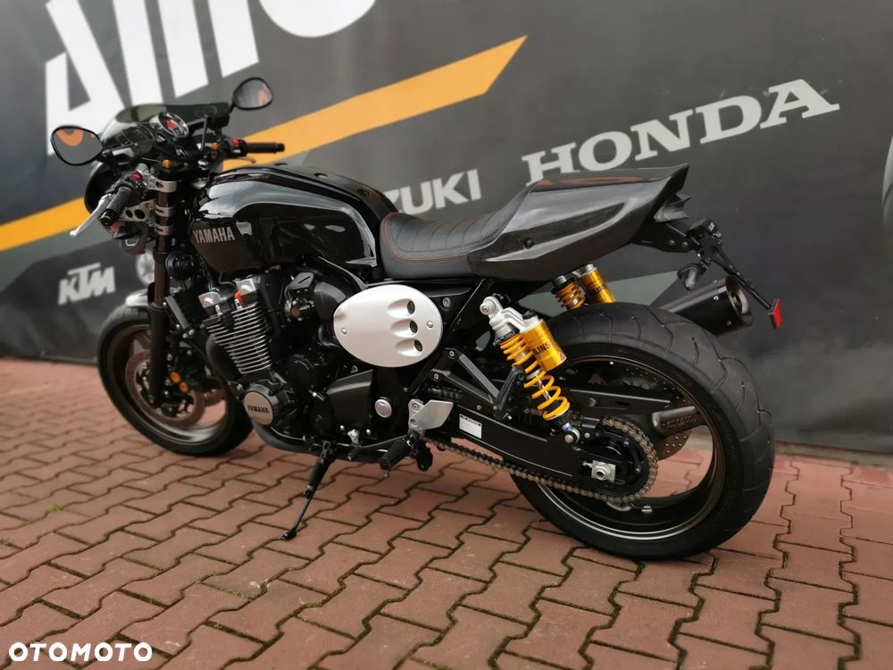 Yamaha XJR - 6