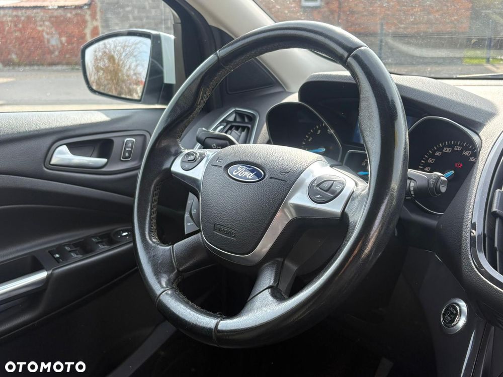 Ford Kuga - 10