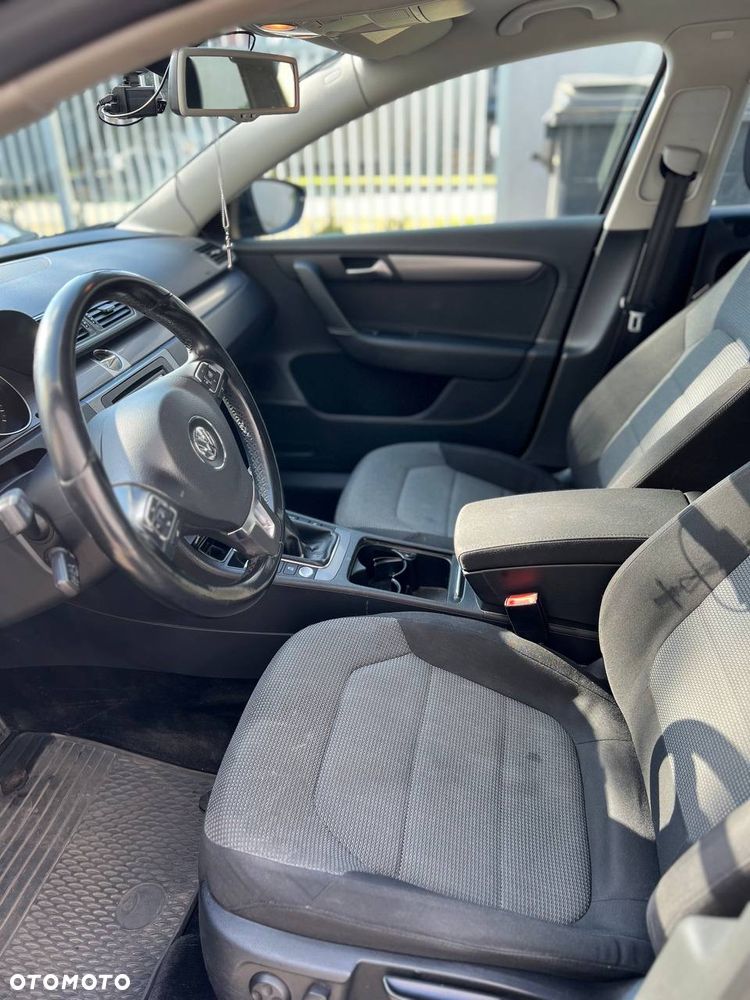 Volkswagen Passat 2.0 TDI Comfortline - 8