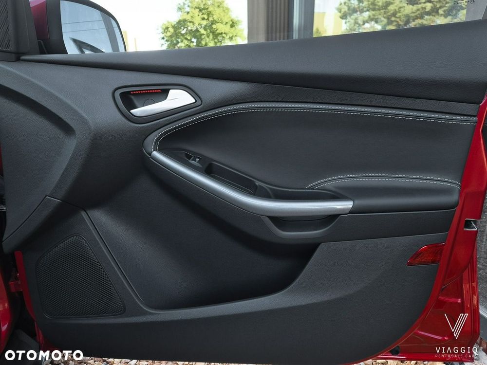 Ford Focus 1.6 EcoBoost Titanium - 24