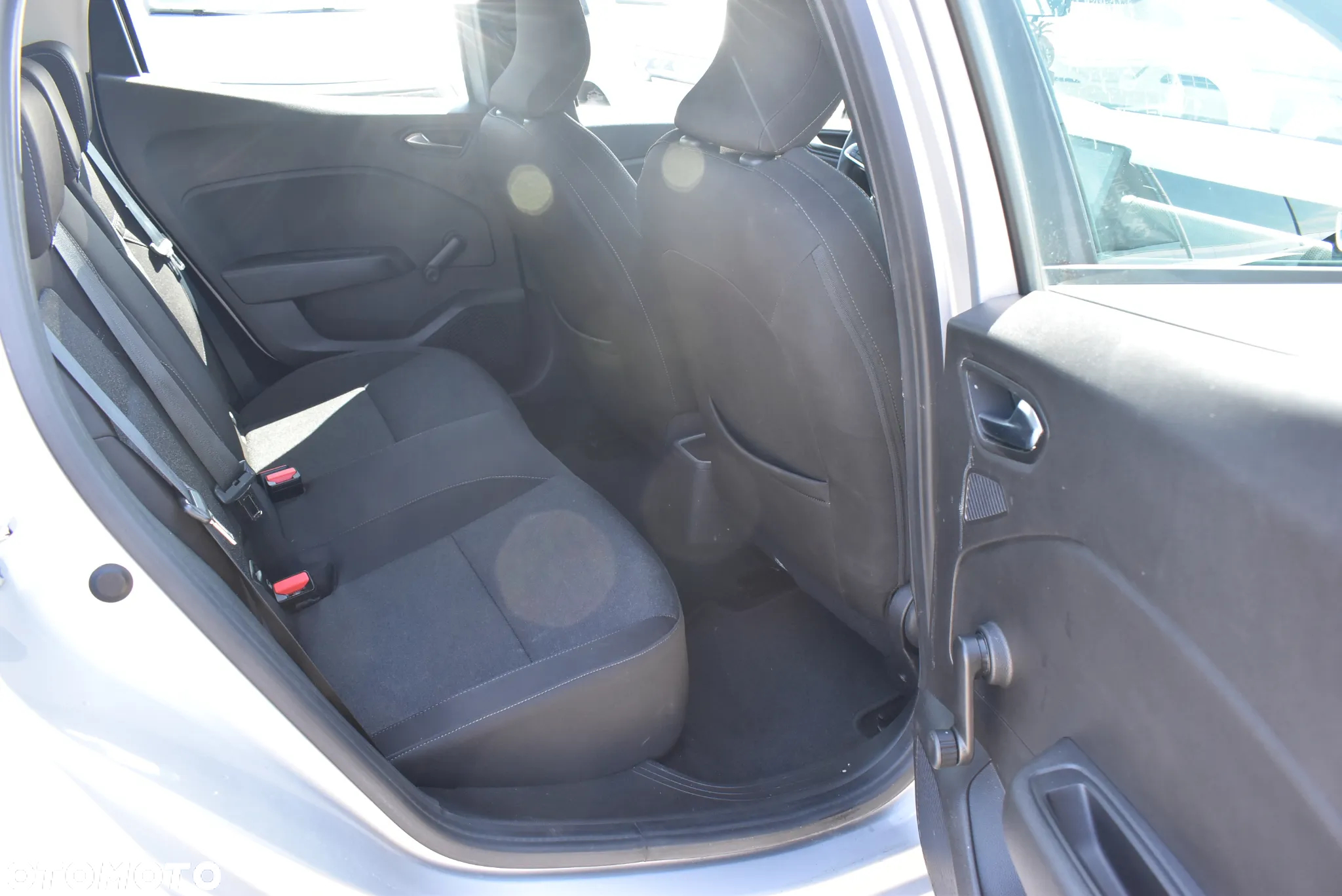 Renault Clio 1.0 TCe Equilibre - 15