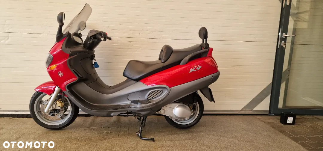Piaggio X9 - 2