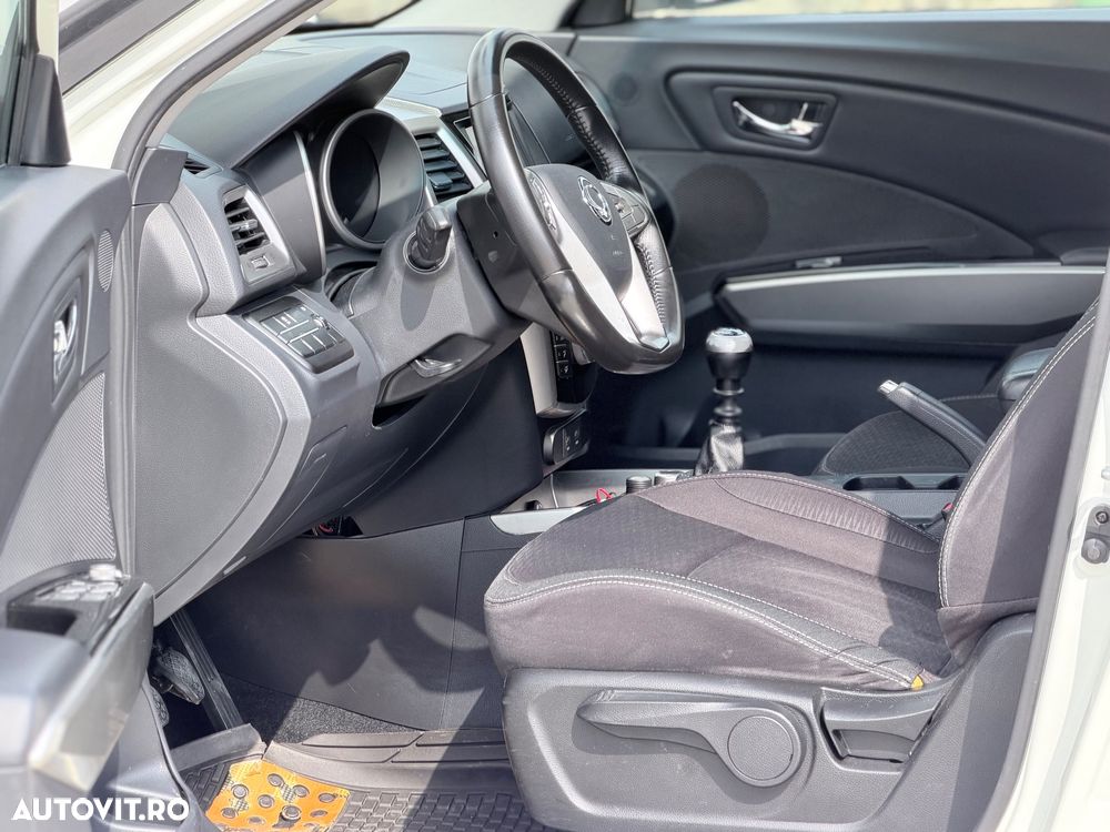 SsangYong Tivoli e-XDi 160 2WD Quartz - 21