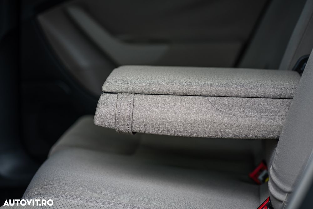 Volkswagen Passat 2.0 TDI BlueMotion Technology DPF Comfortline - 13