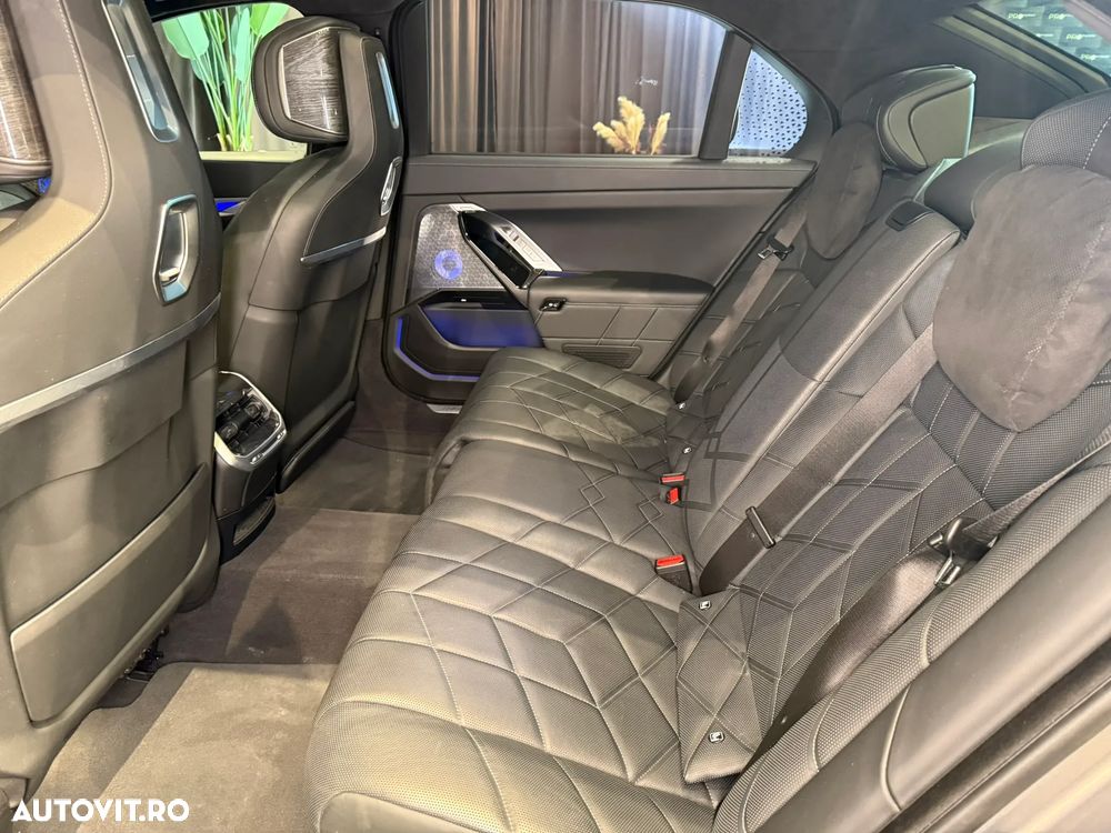 BMW M7 M760e xDrive AT PHEV - 18