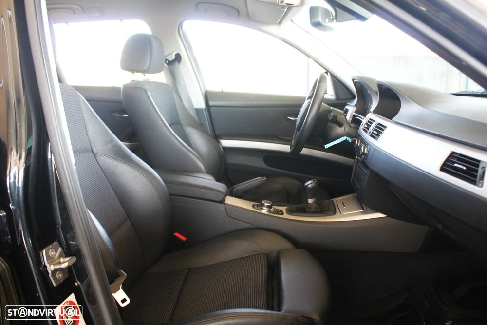 BMW 318 d Line Sport - 51