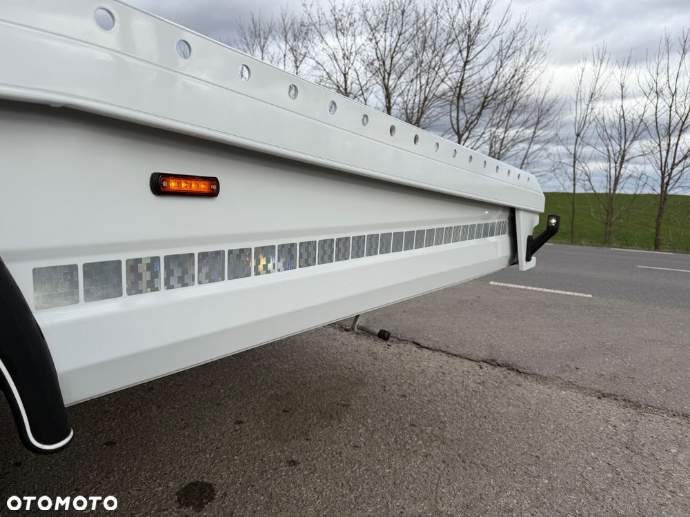 Mercedes-Benz Sprinter - 11