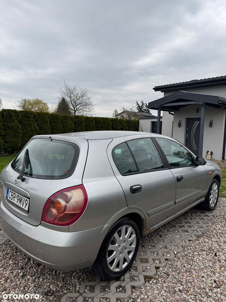 Nissan Almera 1.5 Visia + - 10