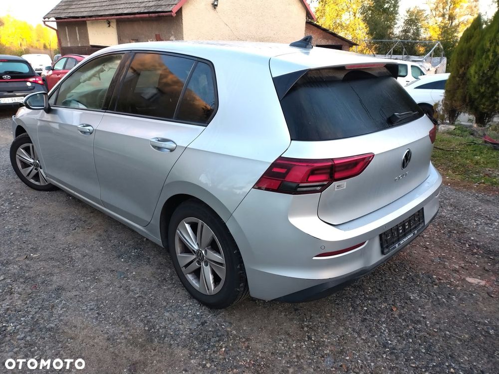 Volkswagen Golf - 6