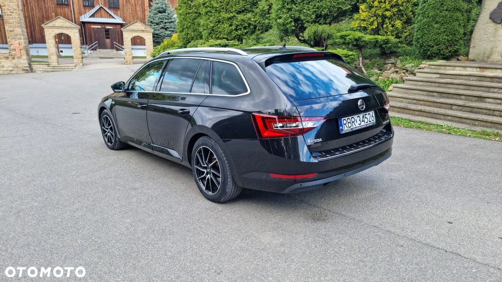 Skoda Superb Combi 2.0 TDI DSG Premium Edition - 21