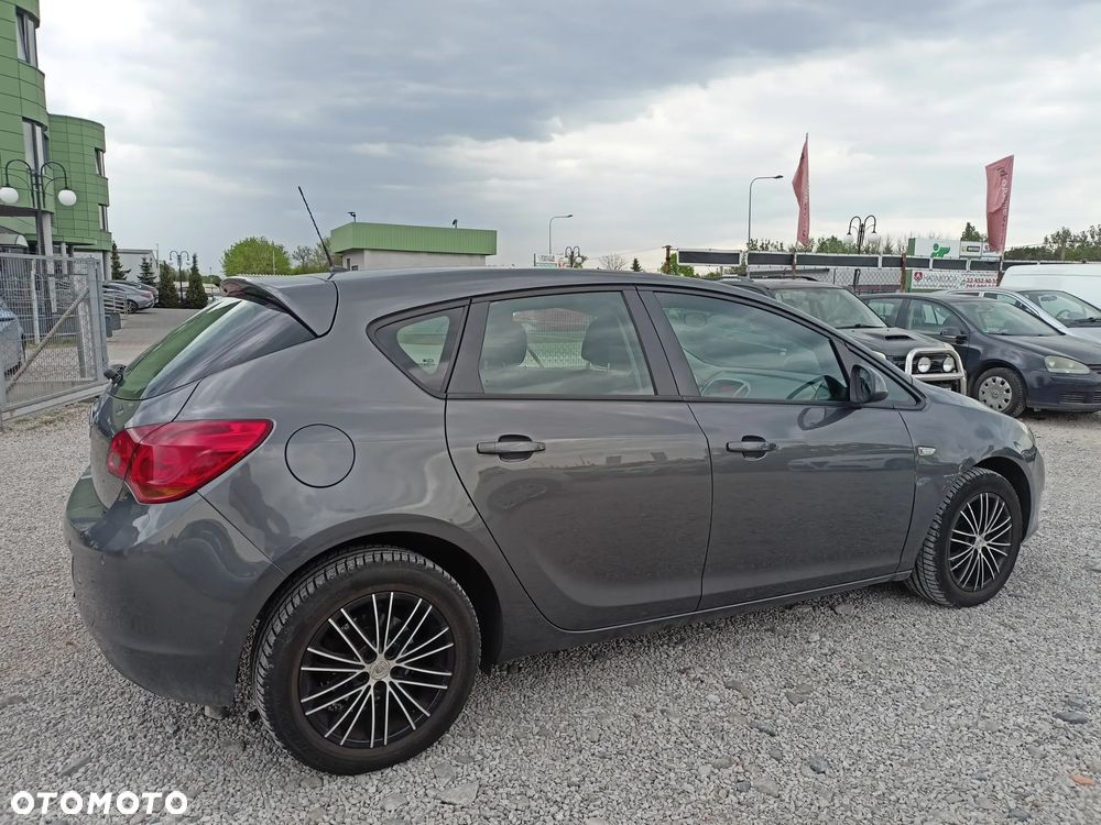 Opel Astra - 4