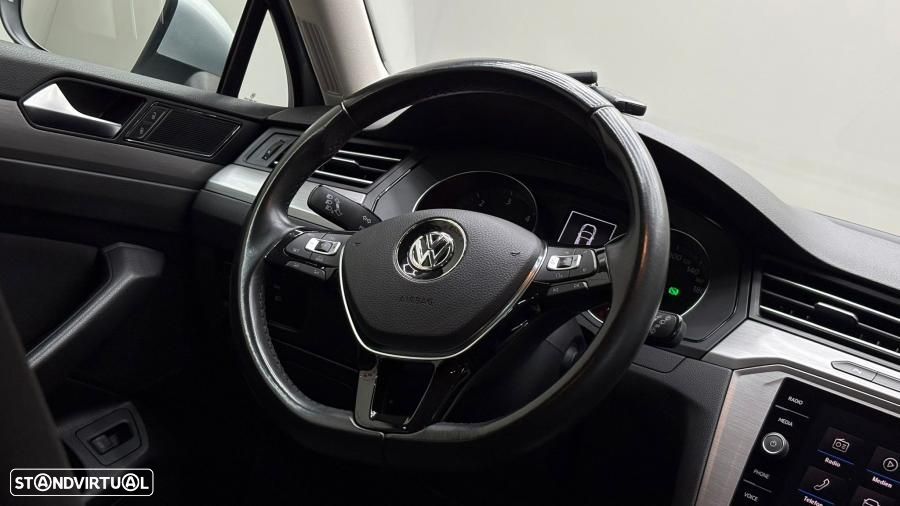 VW Passat Variant 1.6 TDI (BlueMotion ) DSG Trendline - 17