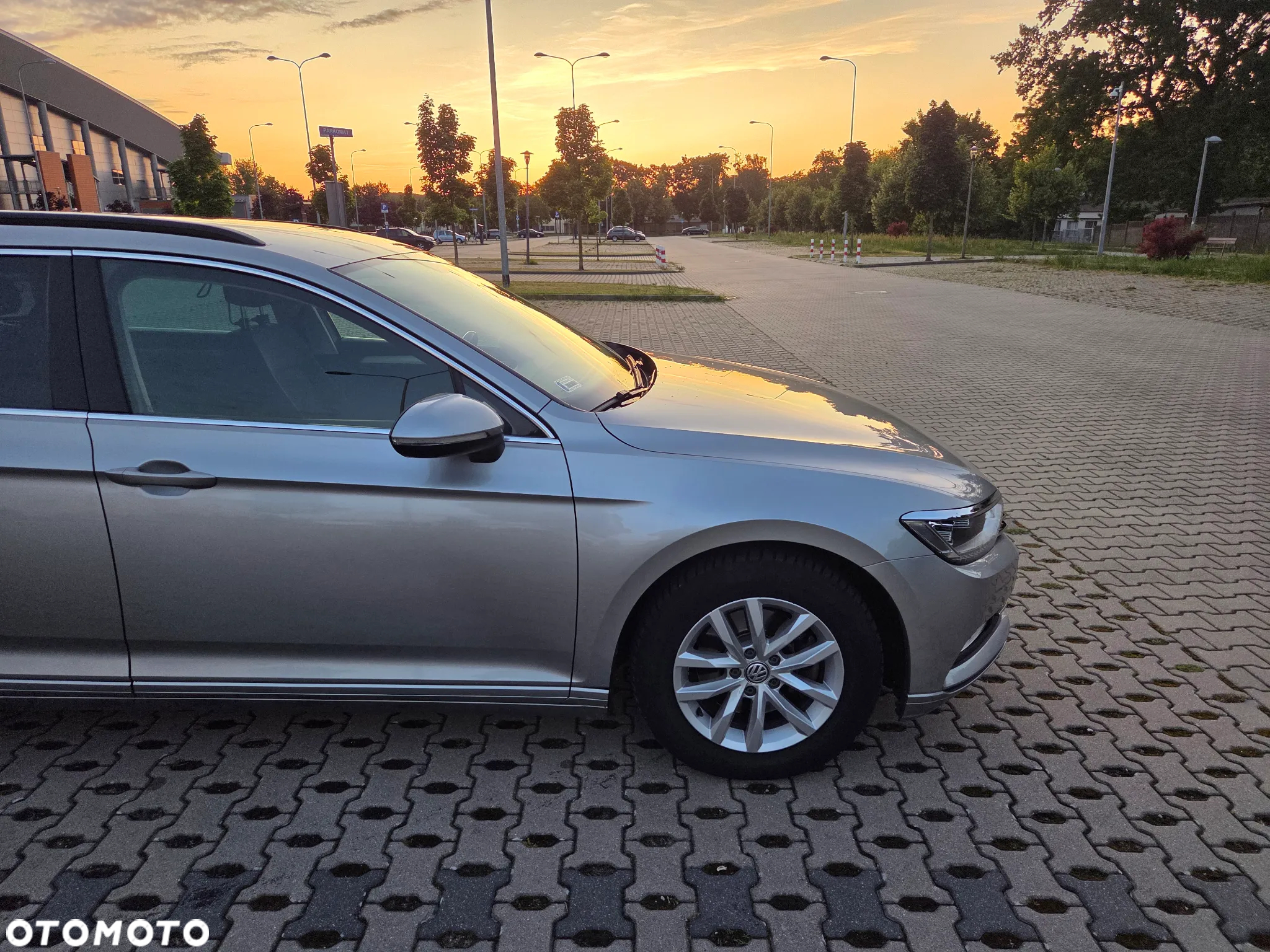 Volkswagen Passat - 11