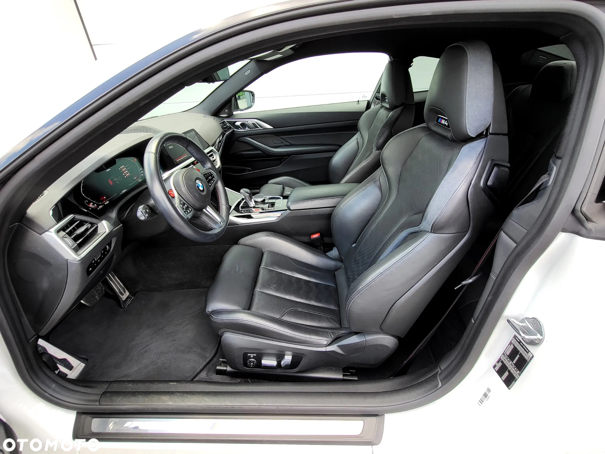 BMW M4 Competition M xDrive - 14