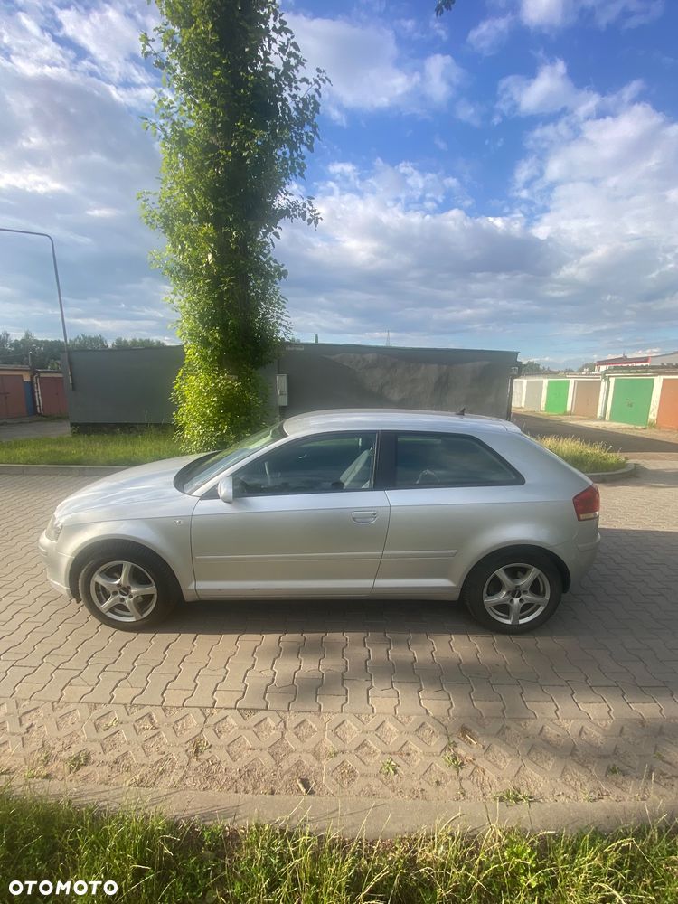 Audi A3 3-drzwiowe 1.6 Attraction - 3