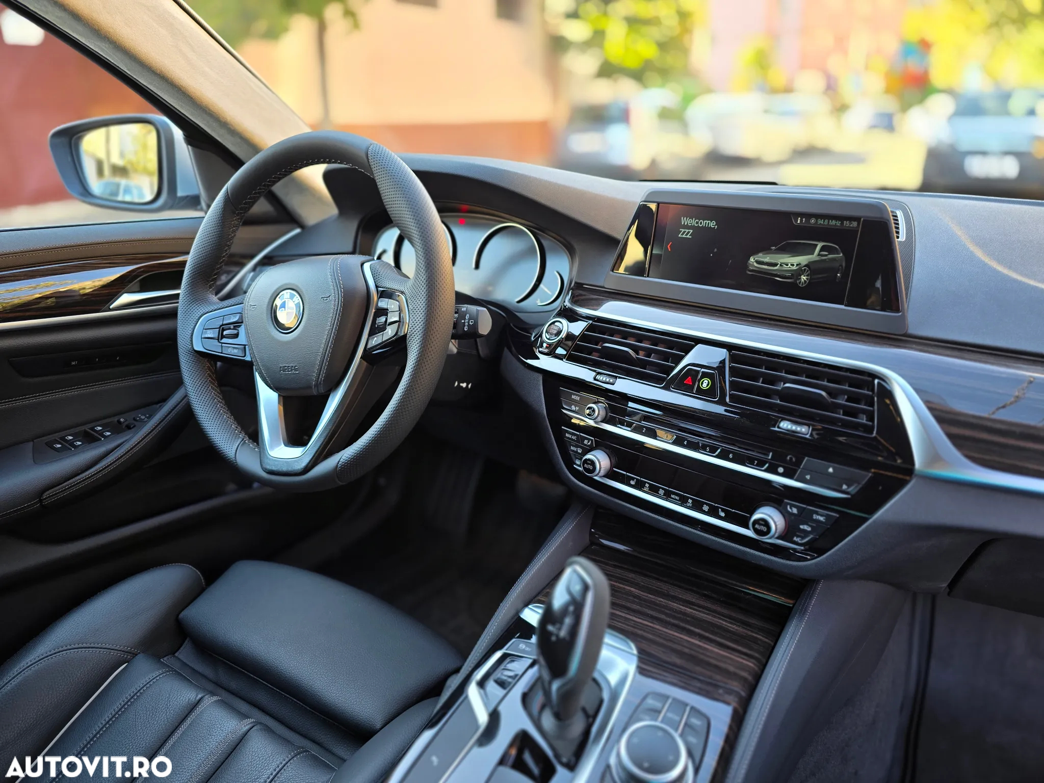 BMW Seria 5 530d xDrive Touring Aut. Luxury Line - 4