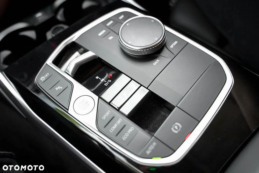 BMW Seria 3 320d Advantage sport - 31