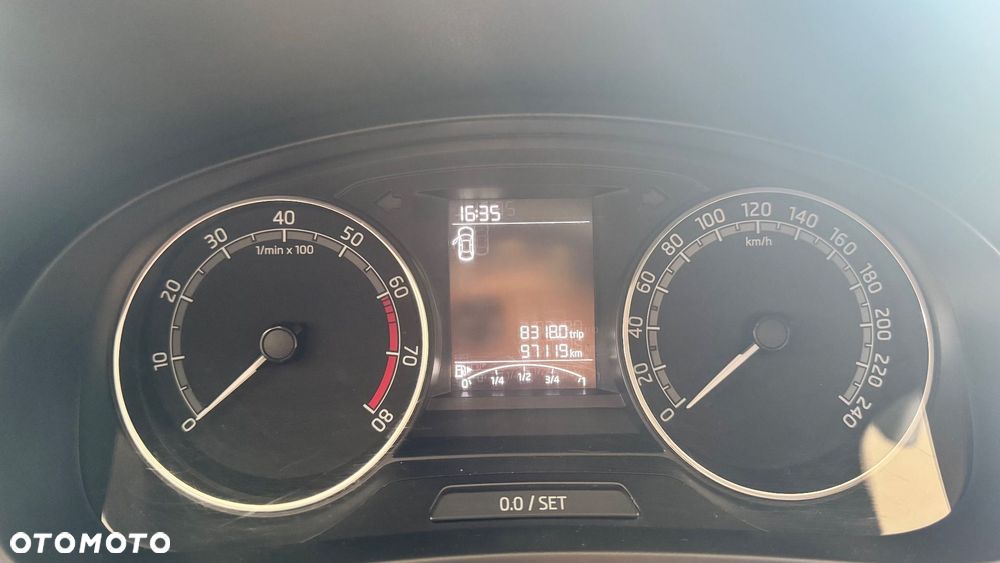 Skoda RAPID - 13