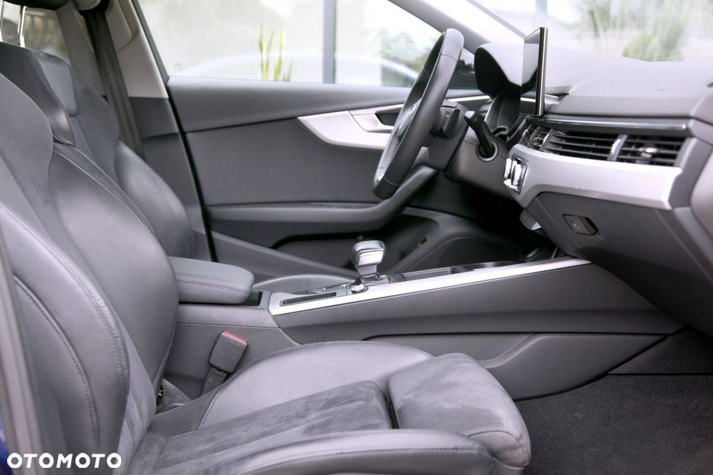 Audi A4 Limousine - 13