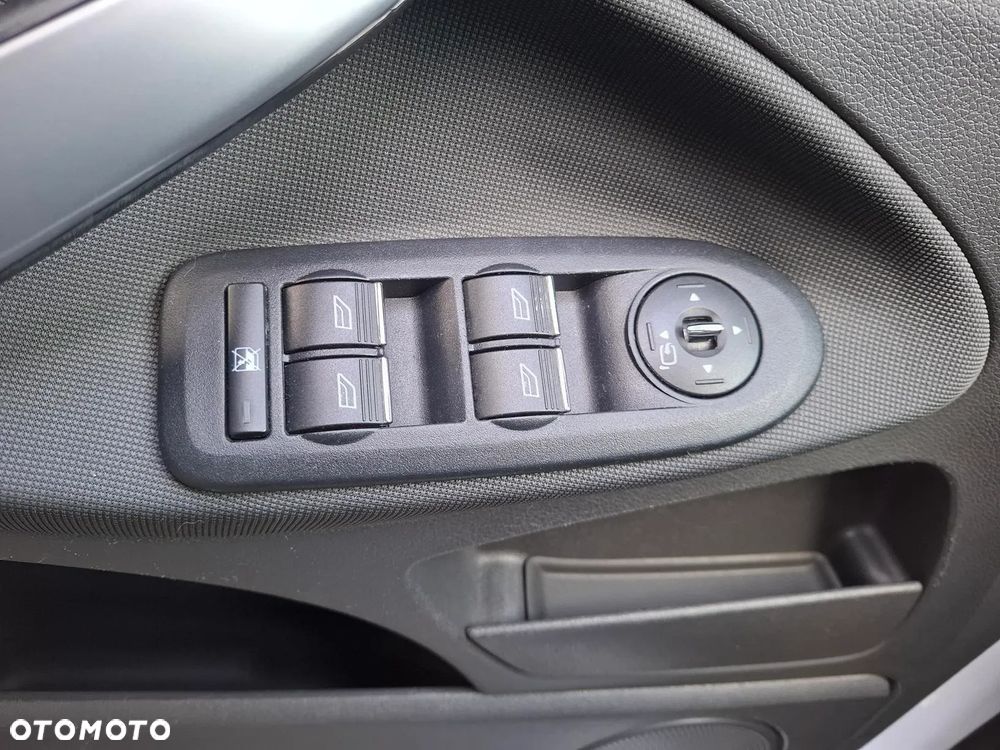 Ford Kuga 2.0 TDCi 2x4 Trend - 25