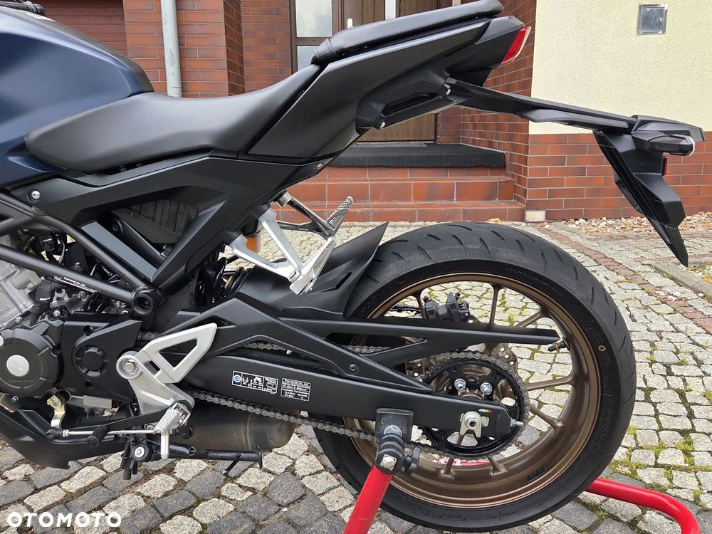 Honda CB - 8
