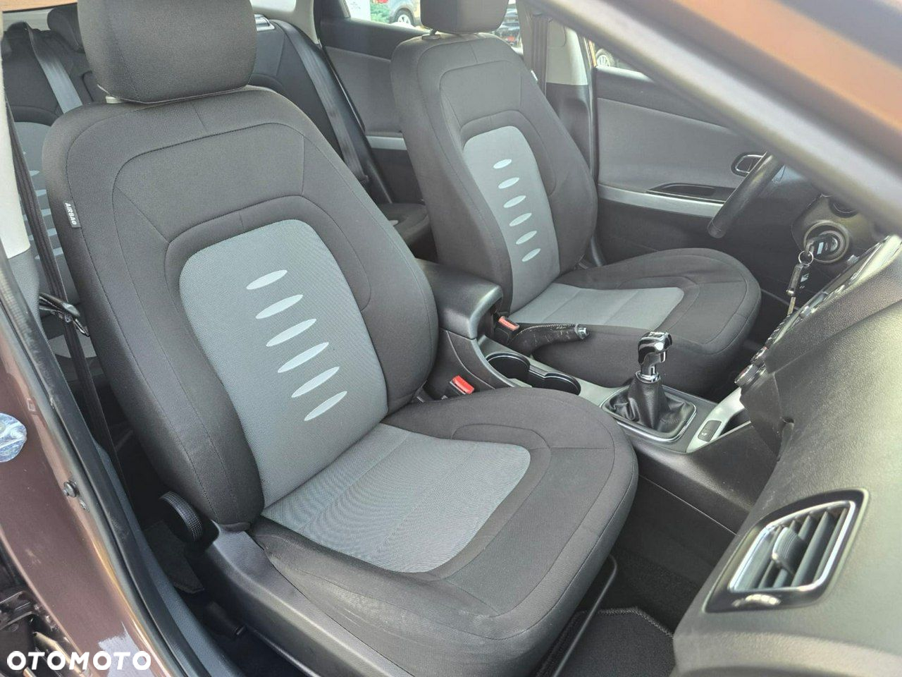Kia Ceed - 13