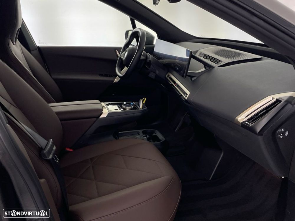 BMW iX xDrive 40 - 22
