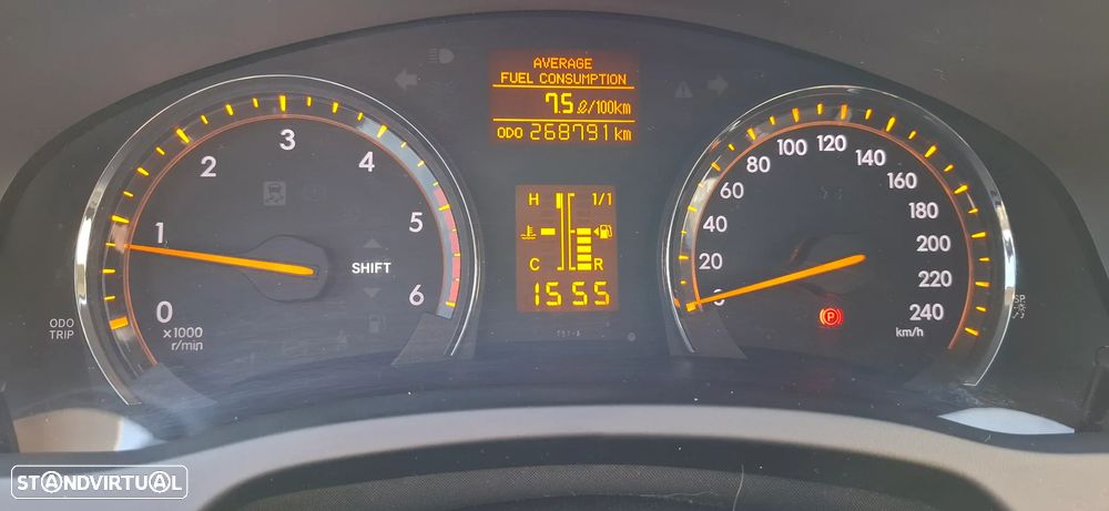 Toyota Avensis SW 2.2 D-CAT Luxury +P.Multimédia - 12