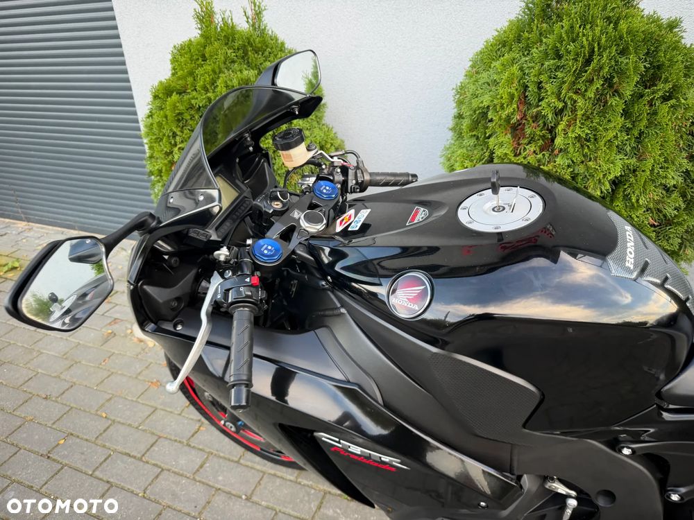 Honda CBR - 32