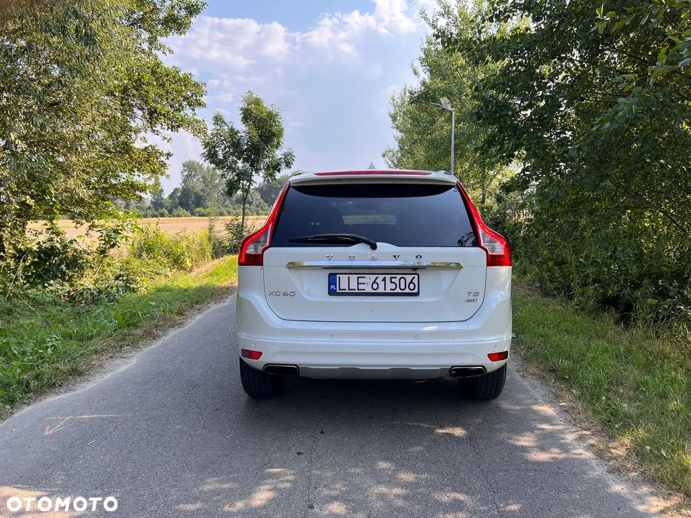 Volvo XC 60 T5 AWD Geartronic Momentum - 14