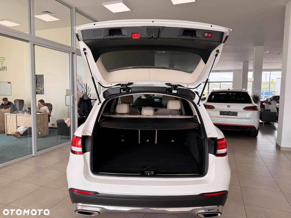 Mercedes-Benz GLC - 33