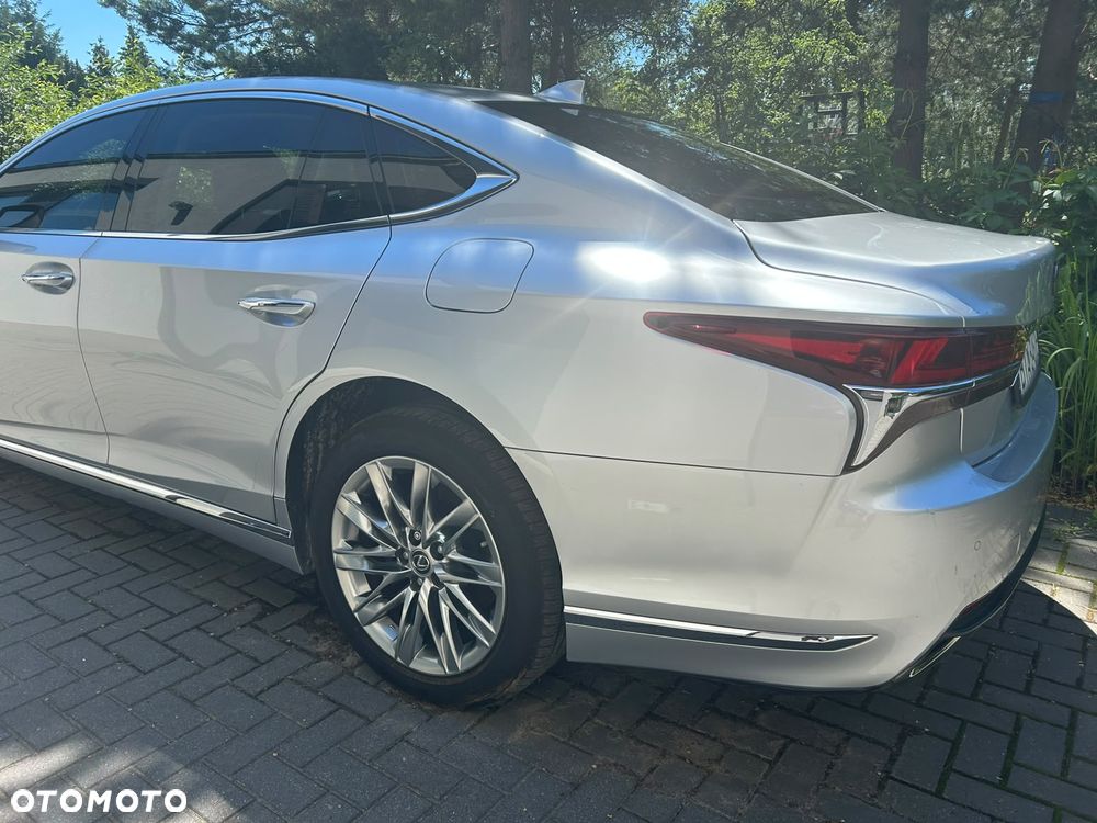 Lexus LS - 3