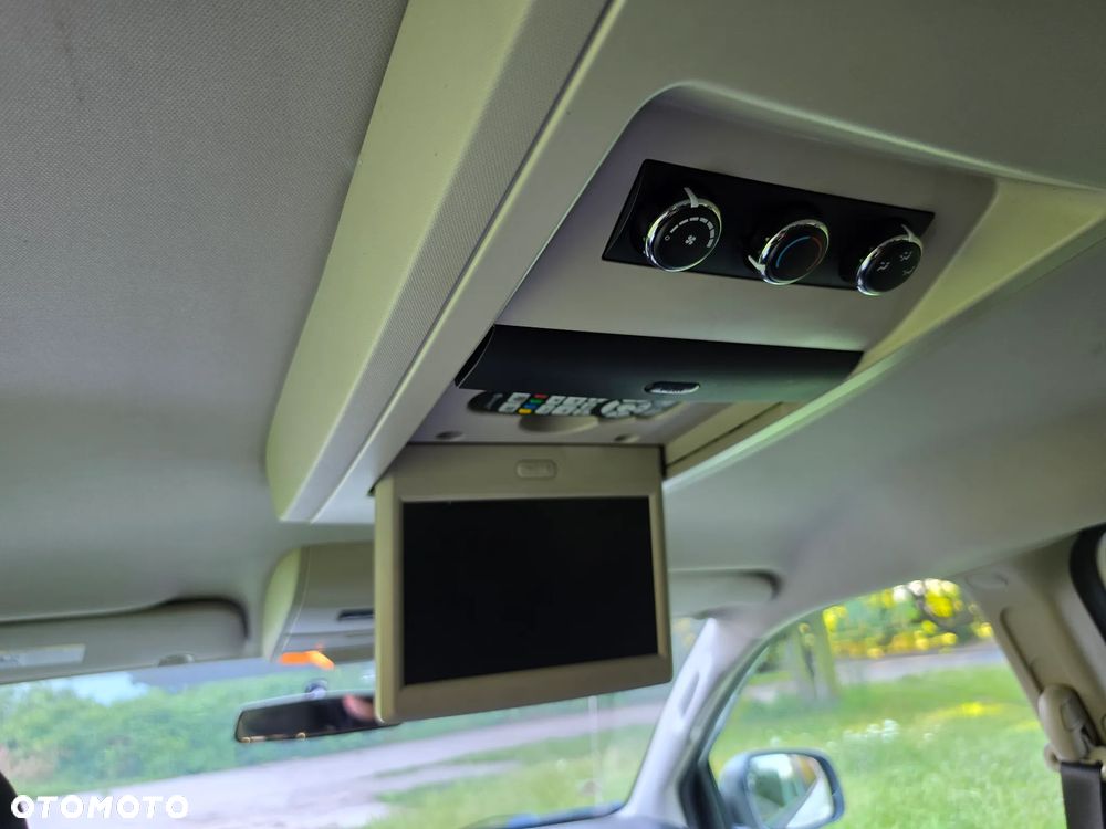 Dodge Grand Caravan - 22