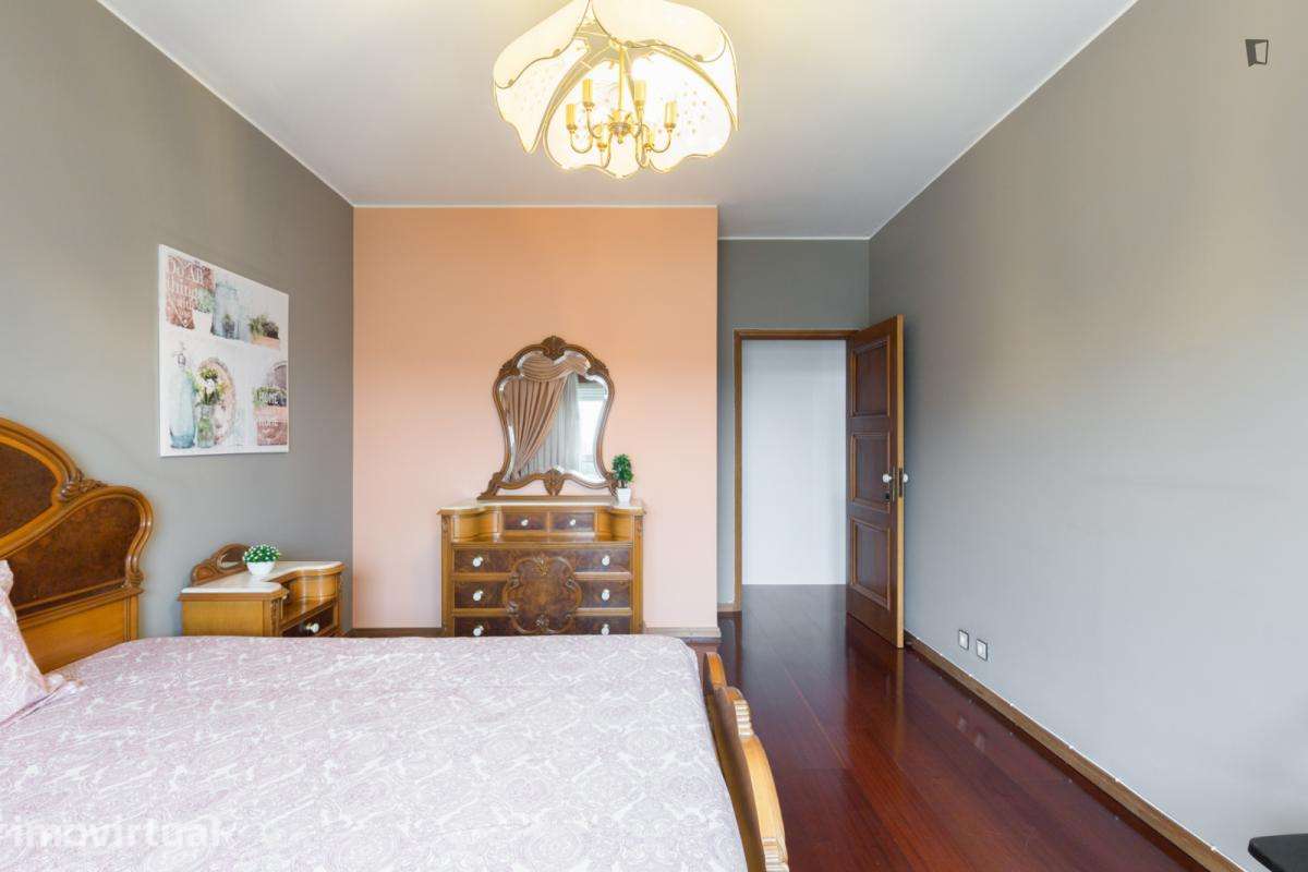 Quarto - localizado em Paranhos Porto - Grande imagem: 3/18