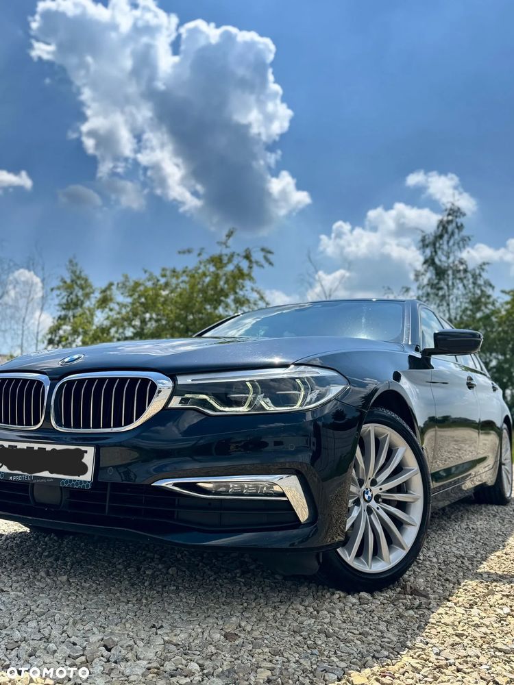 BMW Seria 5 530d xDrive Luxury Line - 1