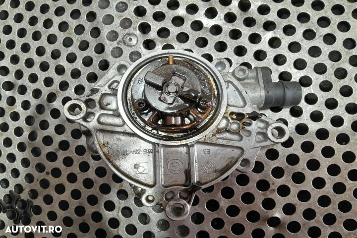 Pompa vacuum mecanica 7547021 7547021 BMW Seria 1 E81/E82/E87/E88 [fa - 2