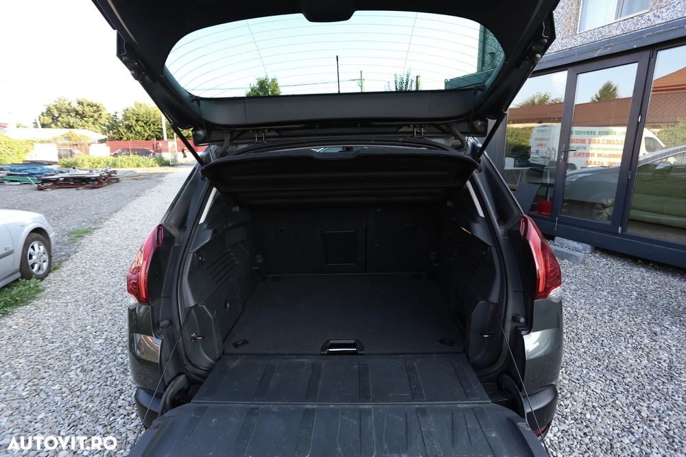 Peugeot 3008 1.2 PureTech Turbo S&S Allure - 24