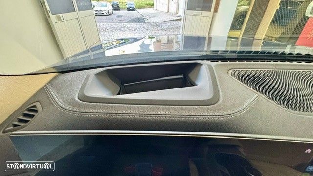 BMW 330 e Aut. Luxury Line - 29