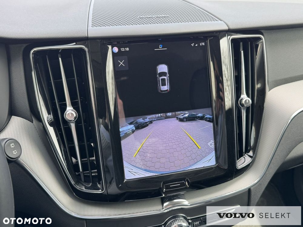 Volvo XC 60 B4 D AWD Plus Dark - 21