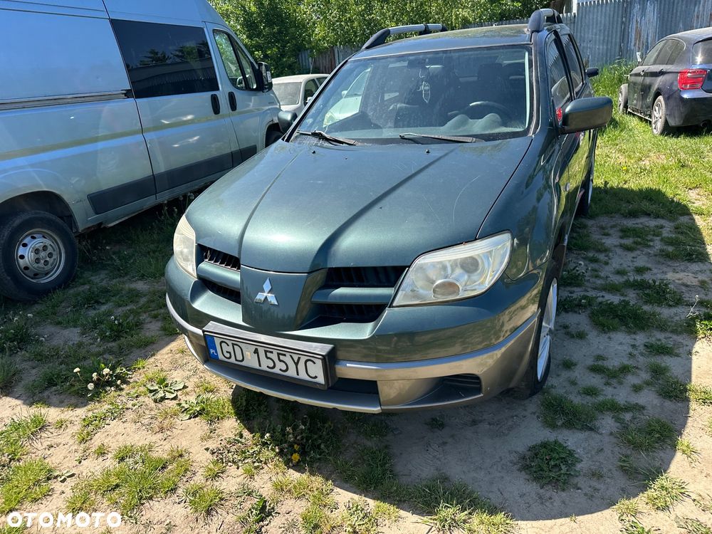 Mitsubishi Outlander 2.0 4WD Invite - 4