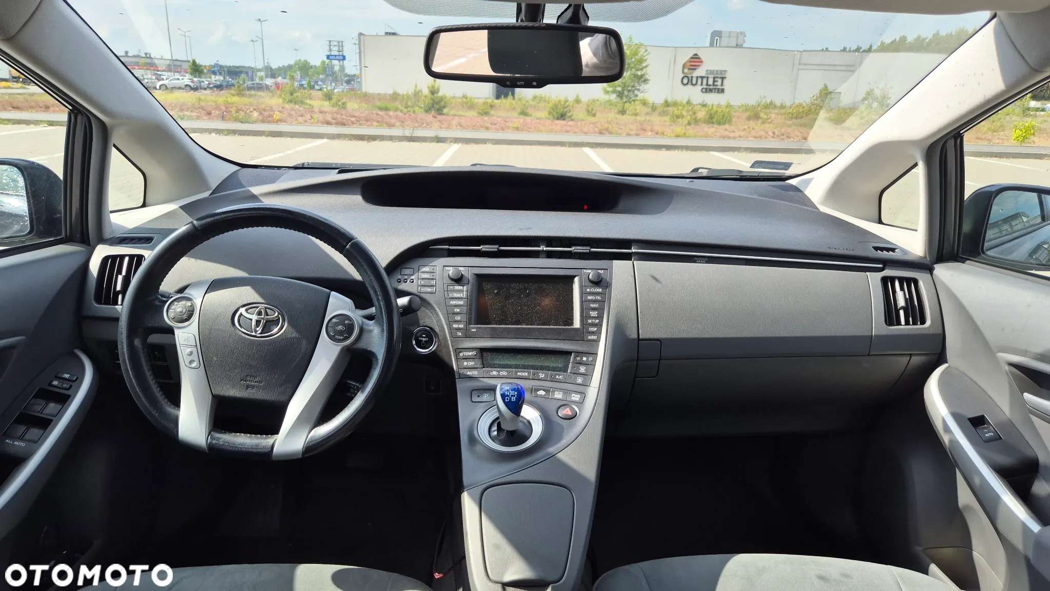 Toyota Prius (Hybrid) Executive - 10