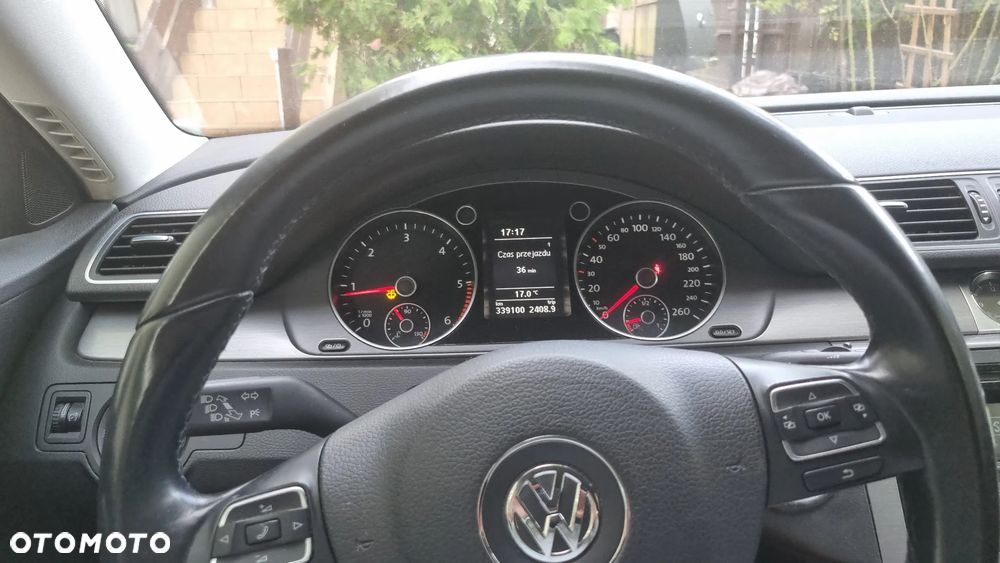 Volkswagen Passat - 12